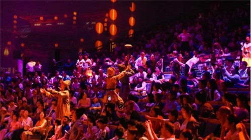 文化激揚，產(chǎn)業(yè)奔涌——甘肅敦煌翻騰文旅融合新浪潮